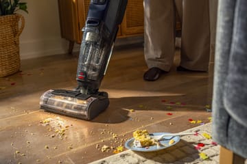 One device for hard floors and area rugs