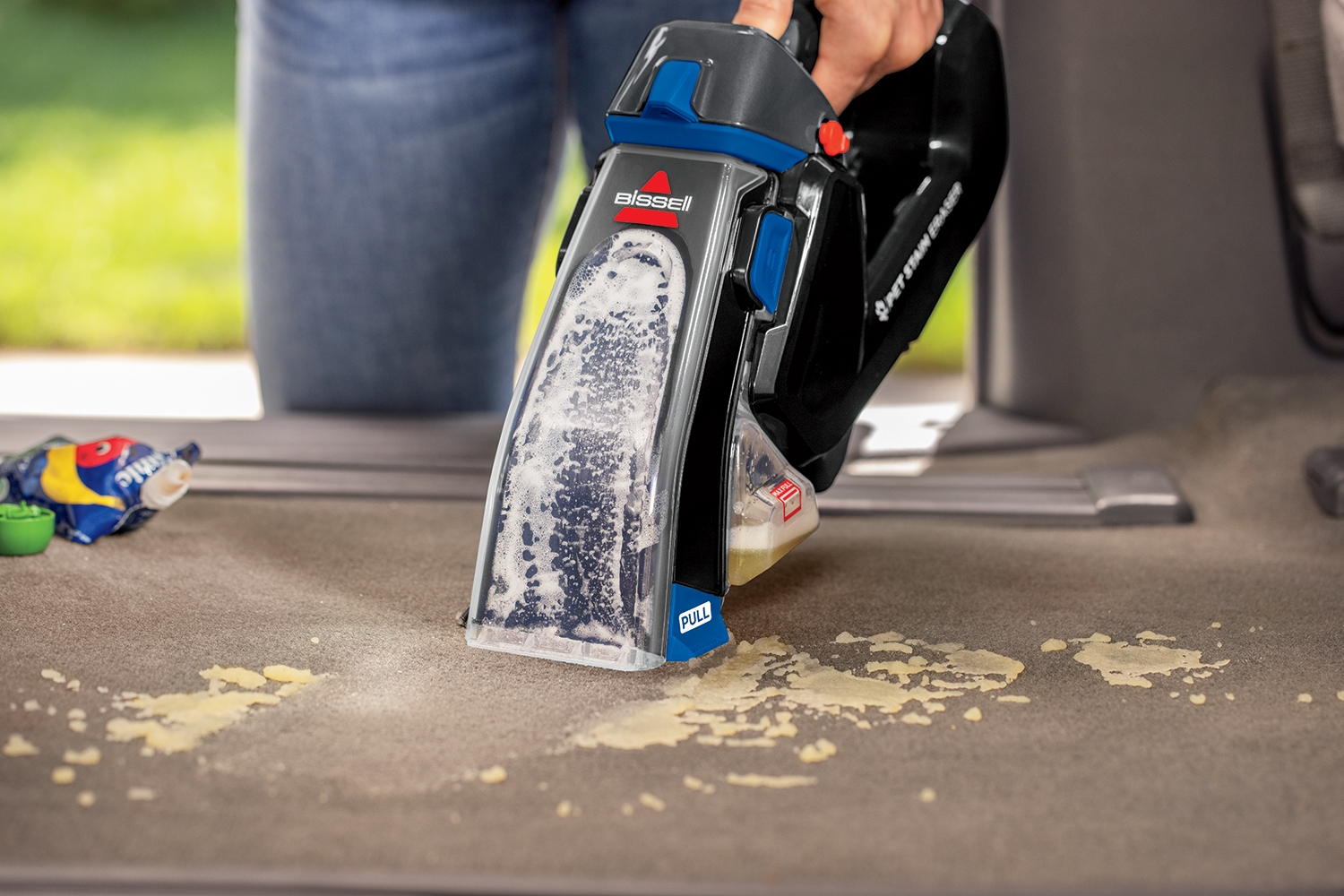 Pet Stain Eraser™ Plus Pet Carpet Cleaner 3181 | BISSELL®