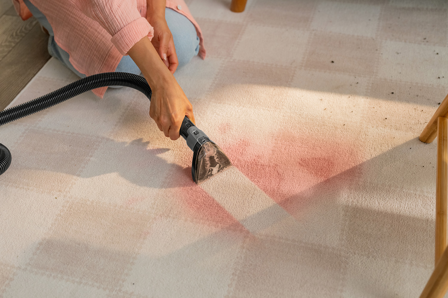 August_AEM-Photo-Research_Clean-Wine-from-Carpet_1_Lifestyle_1500x1000.jpg