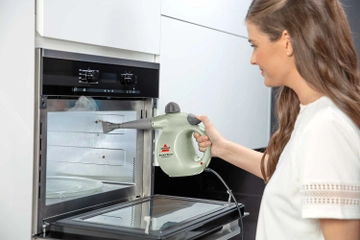 Steam cleaning oven