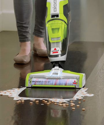 CrossWave Wet Dry Vac Cleaning Spilled Milk and Cereal from hard flooring